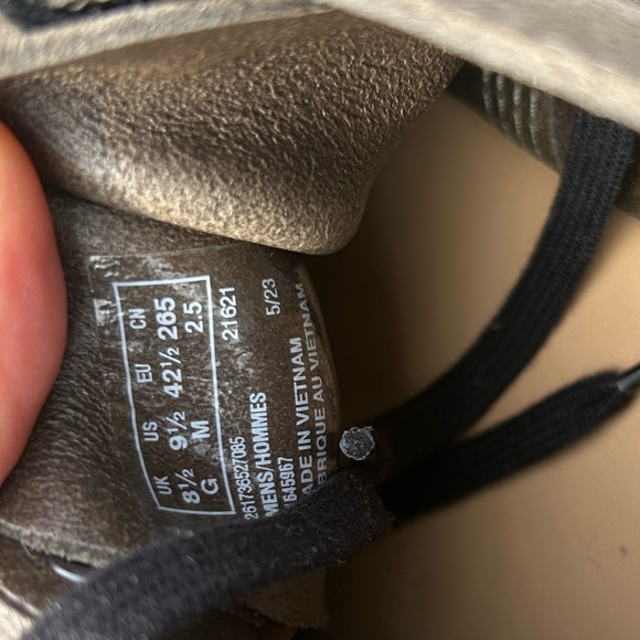 Clark’s Chukka boots size - 9.5 - Picture 3 of 4